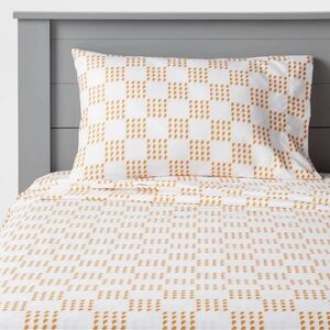 Pillowfort Checker Lightning Bolt Sheets